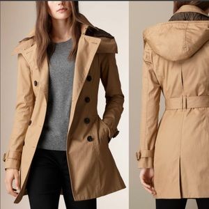 New w/tags Burberry  hooded trench coat w/ warmer